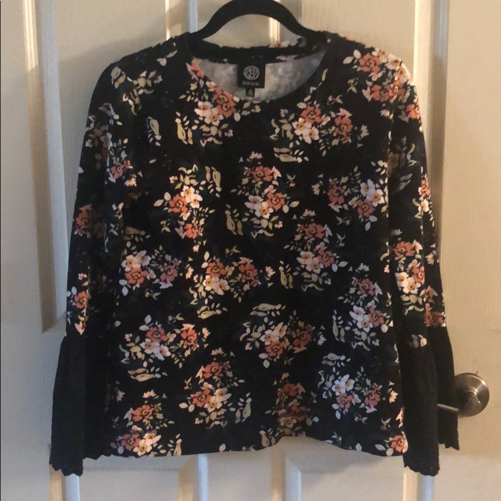 Floral bell sleeve top